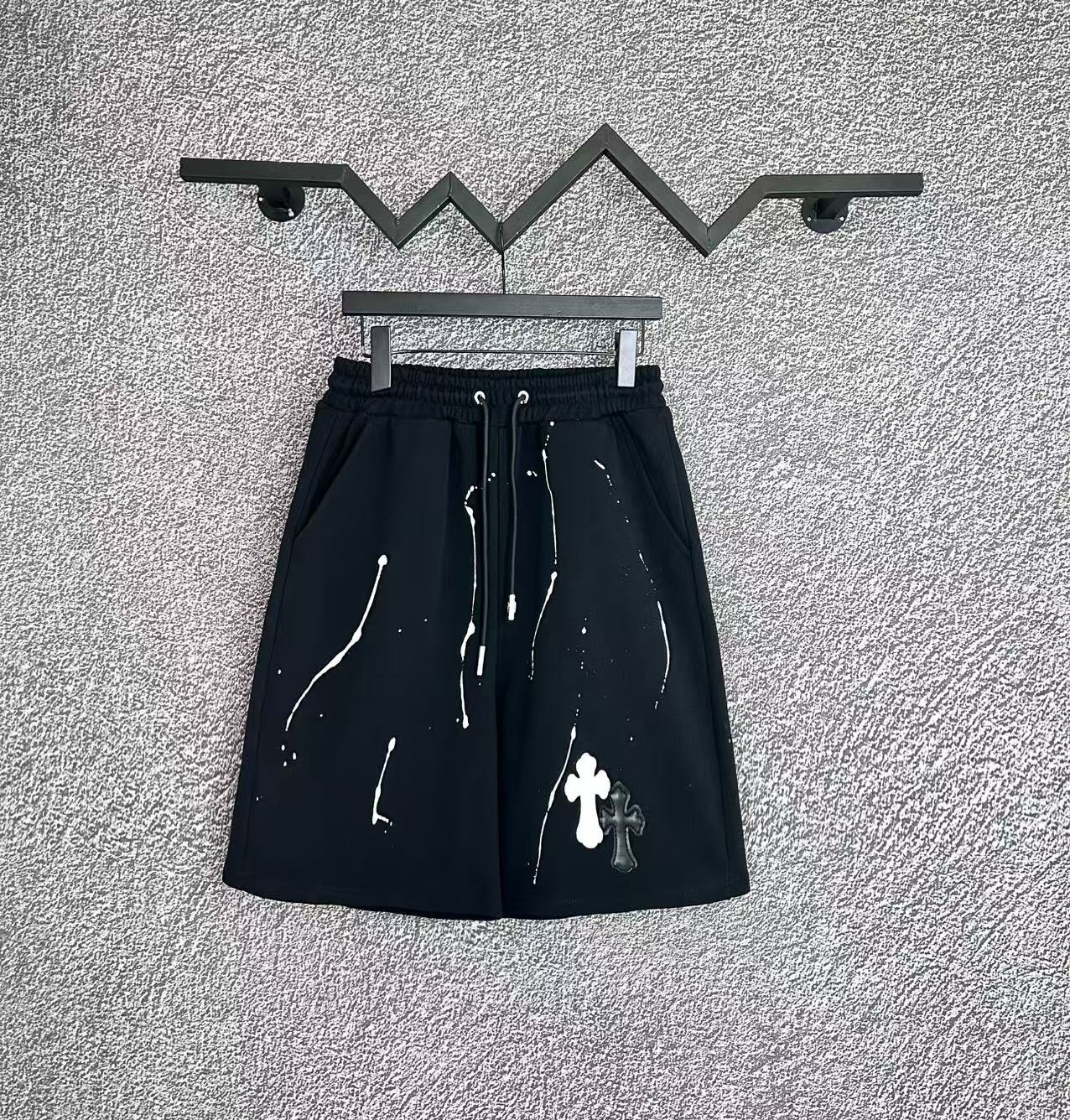High quality cross print embroidered shorts 1:1 pls add : 18030258501 if you need size guide