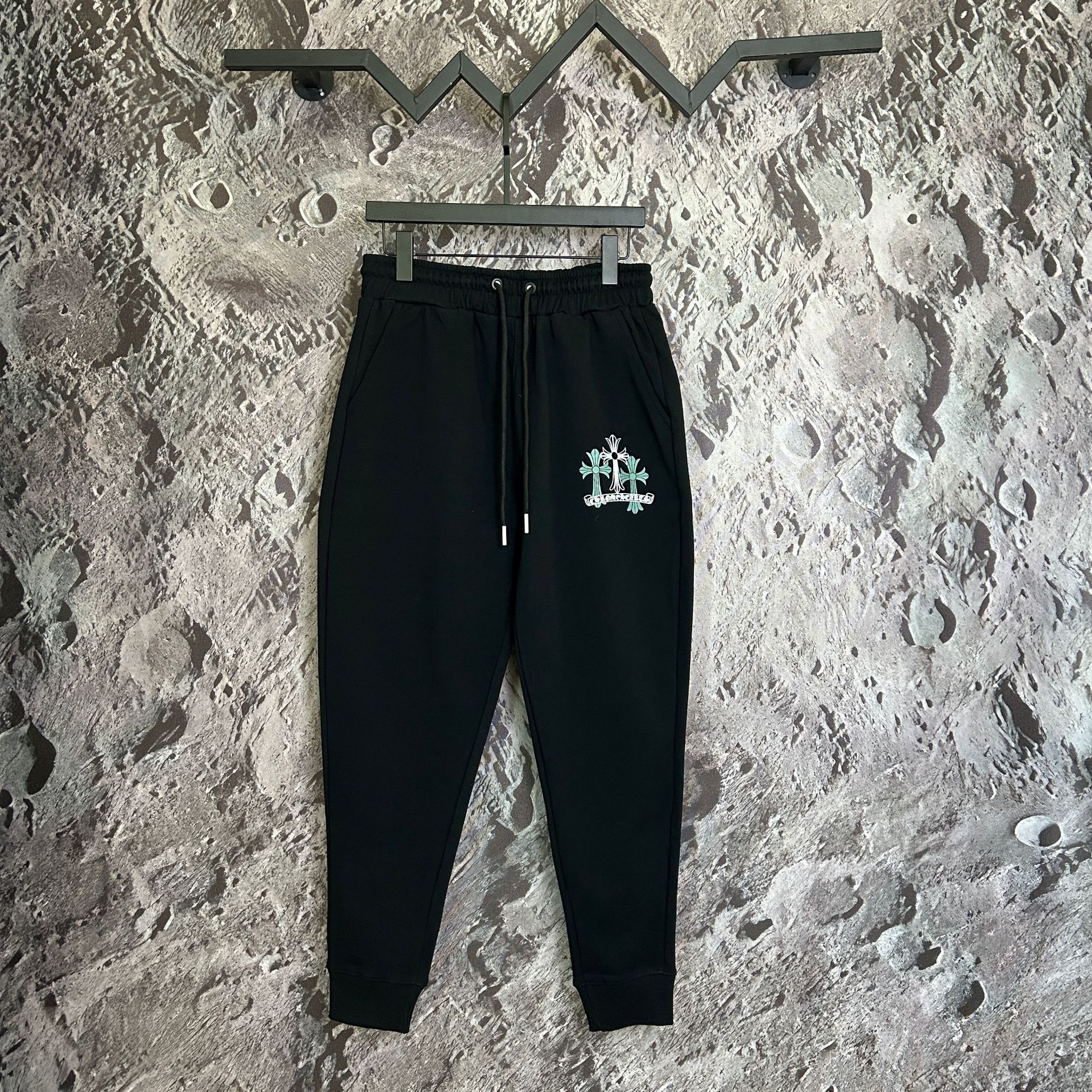 High quality cross sports pants 1:1 pls add : 18030258501 if you need size guide