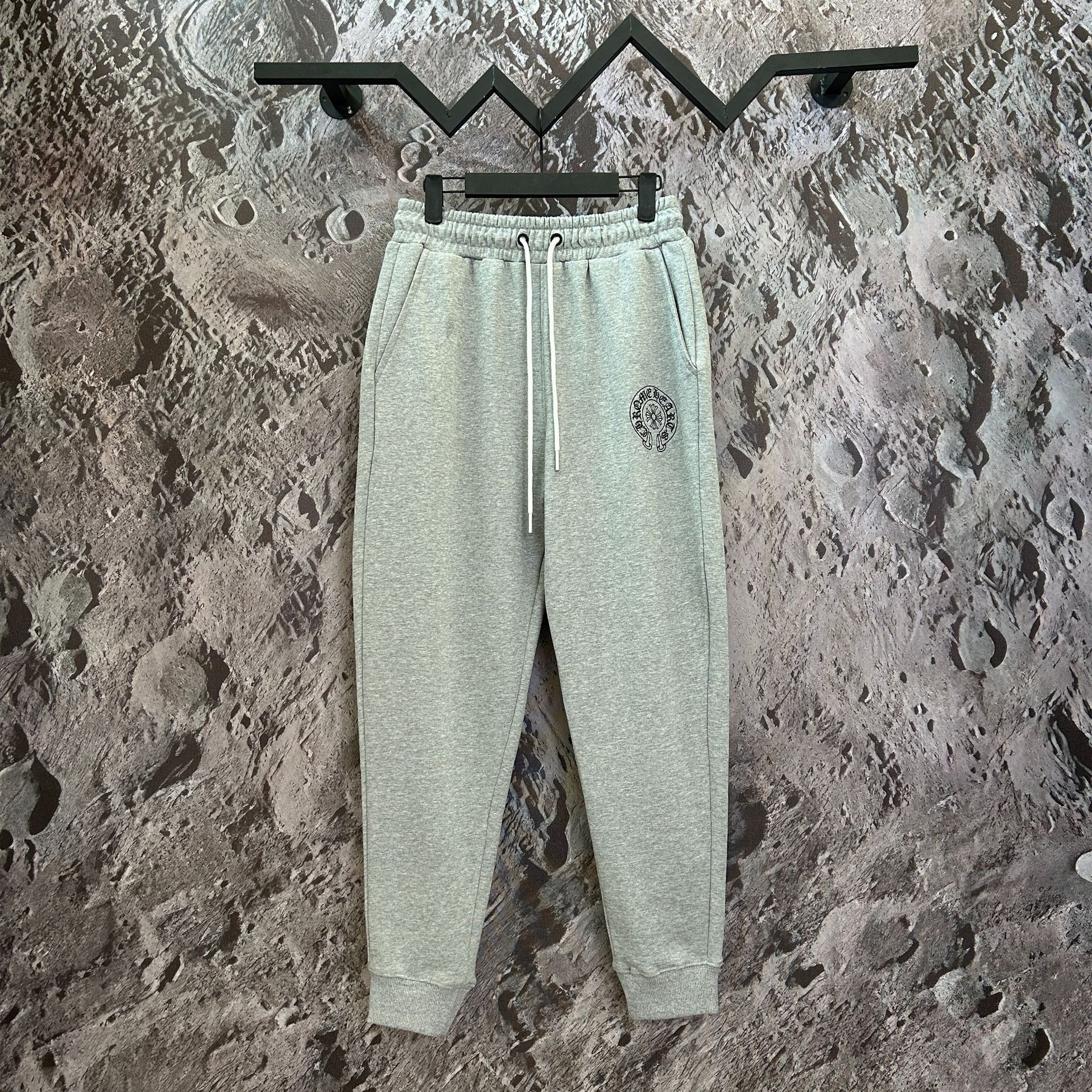 High quality cross sports pants 1:1 pls add : 18030258501 if you need size guide