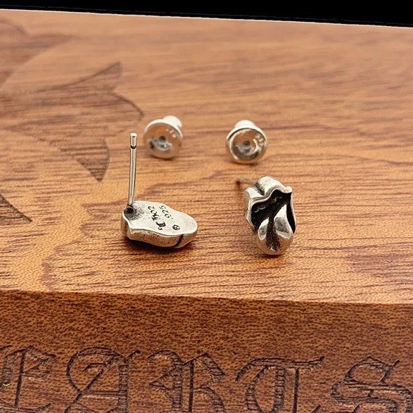 High quality classic retro personalized tongue shaped high-end earrings