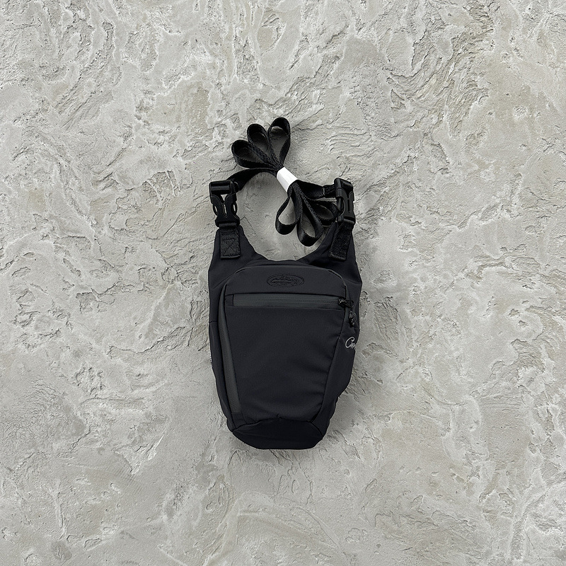 High quality bucket shoulder bag, sports and fitness bag, please add : 18030258501 if you need size guide
