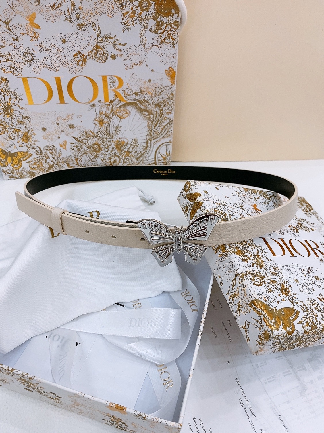 High quality, simple and refined women's waist belt 1 pls add : 18030258501 if you need size guide