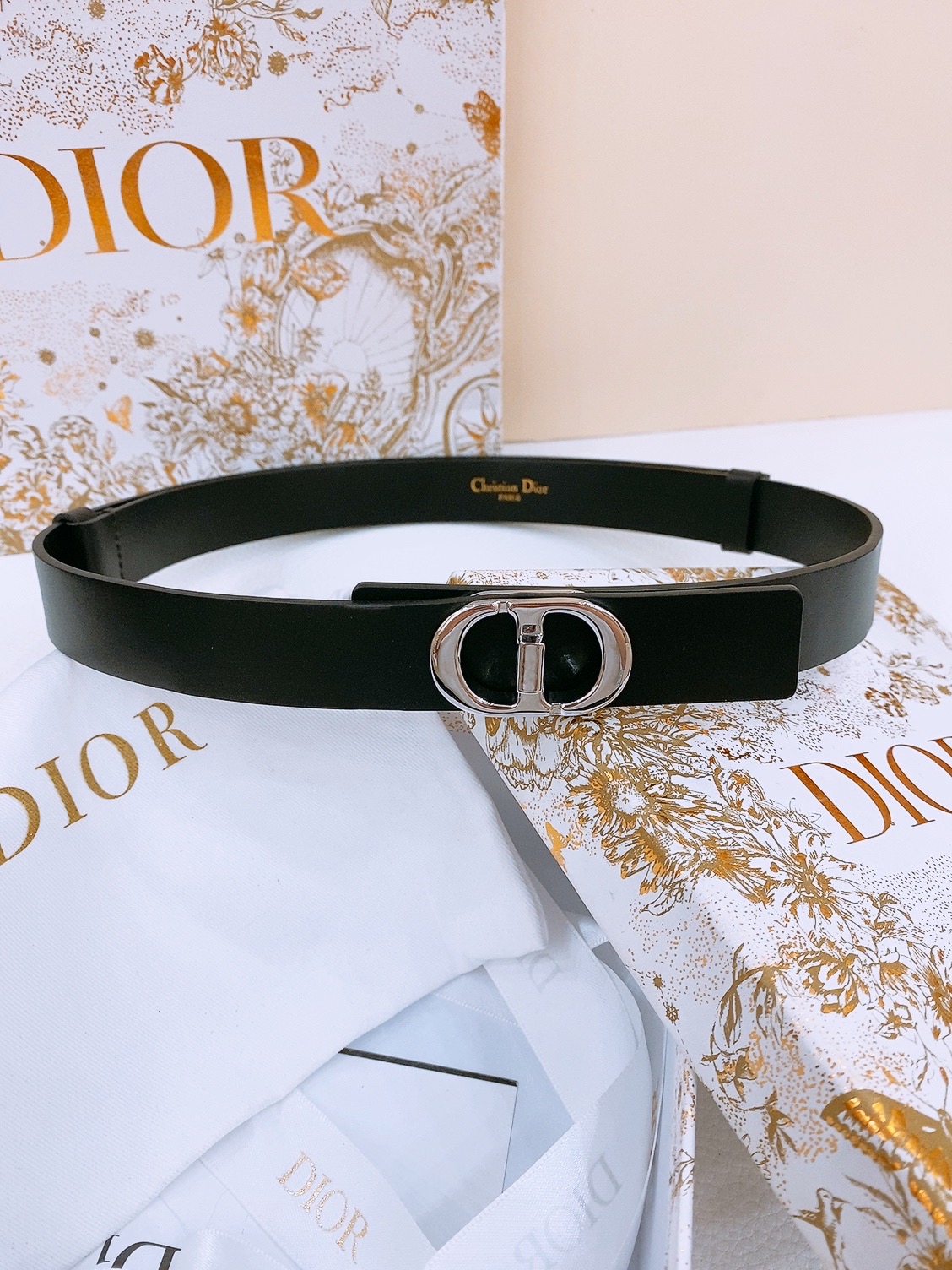 High quality, simple and refined women's waist belt 1 pls add : 18030258501 if you need size guide
