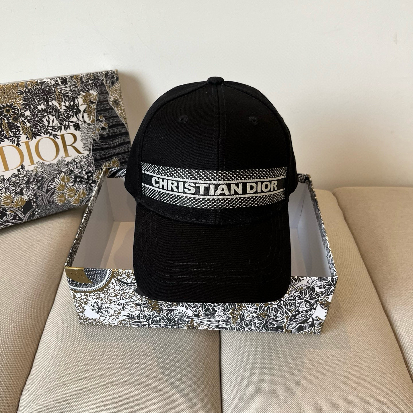 High quality versatile baseball cap duck tongue cap 2 pcs add : 18030258501 if you need size guide