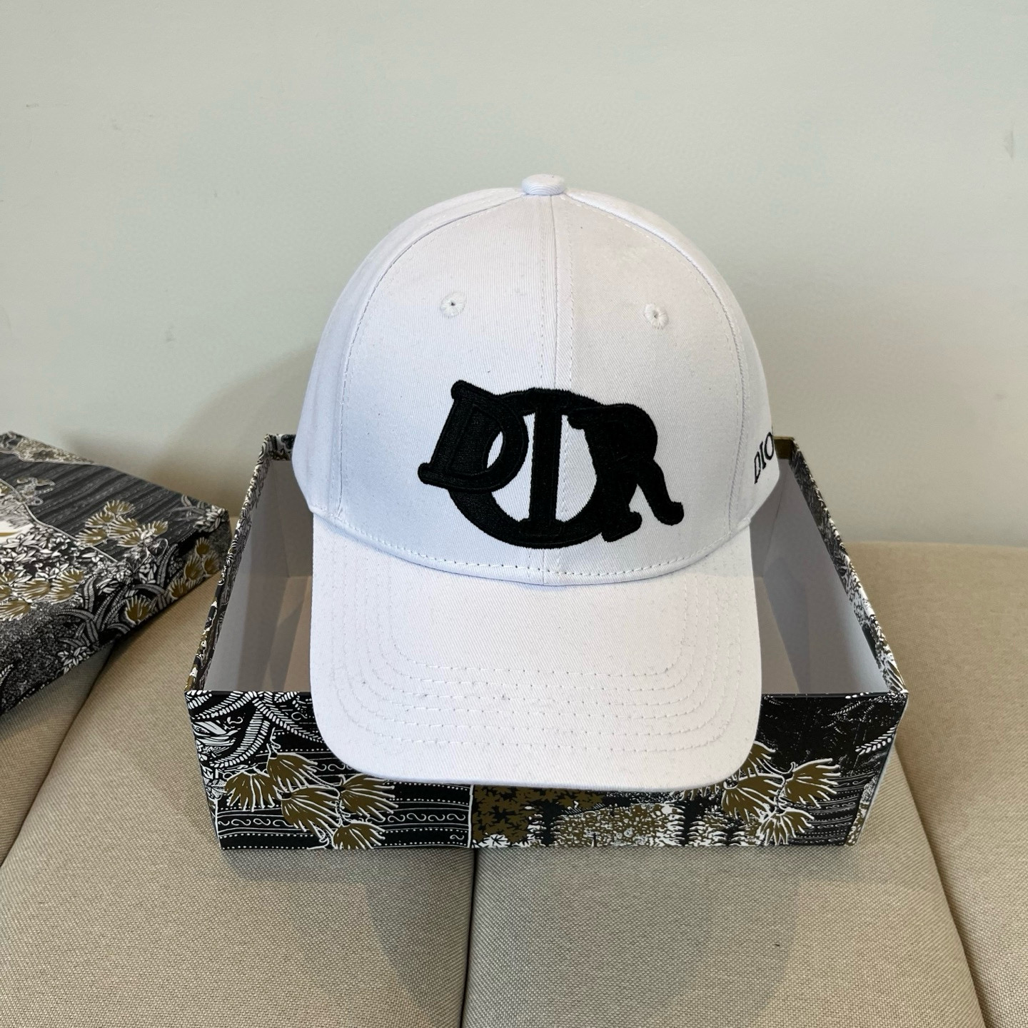 High quality versatile baseball cap duck tongue cap 2 pcs add : 18030258501 if you need size guide