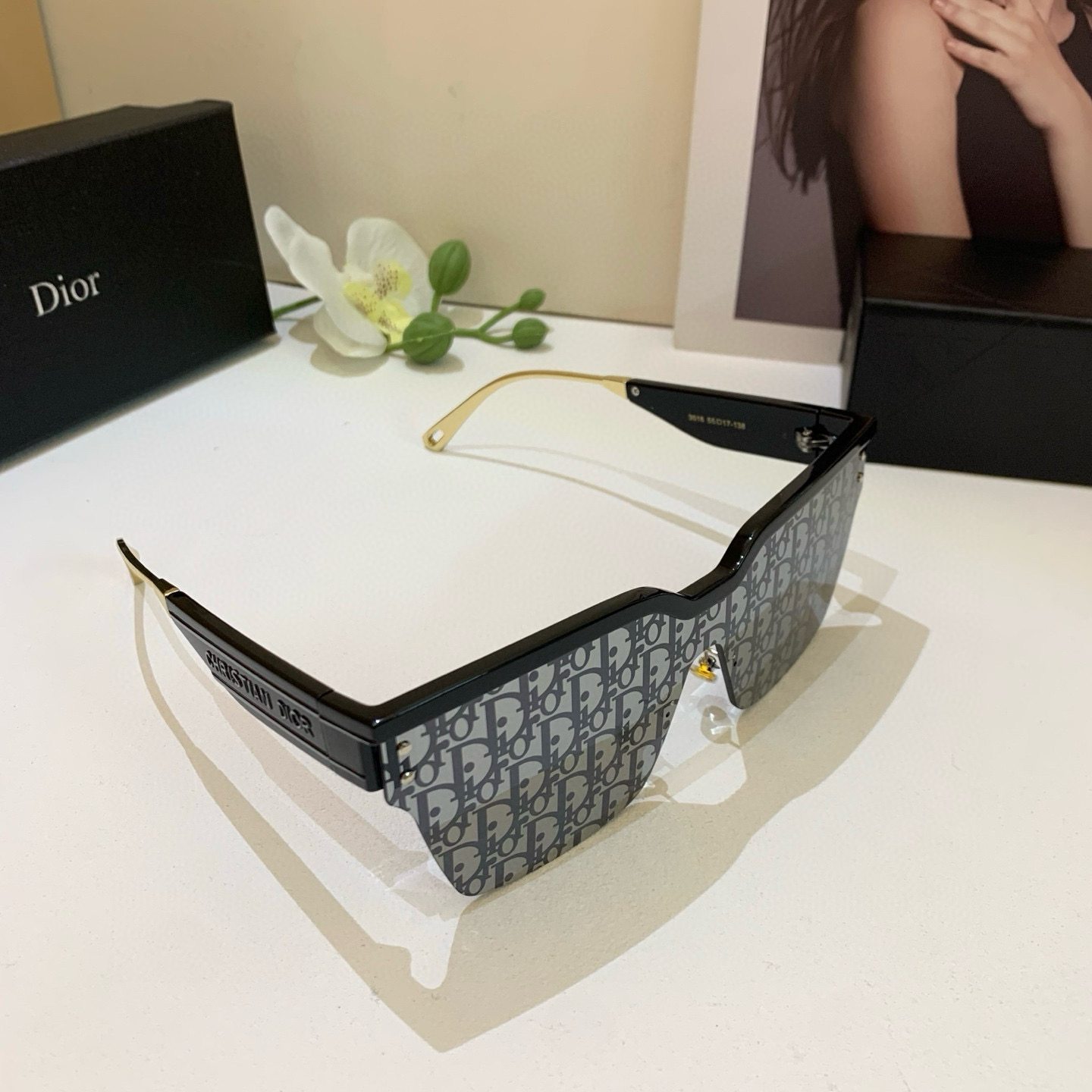 High quality thick framed gold label sunglasses, please add : 18859952090 if you need size guidance