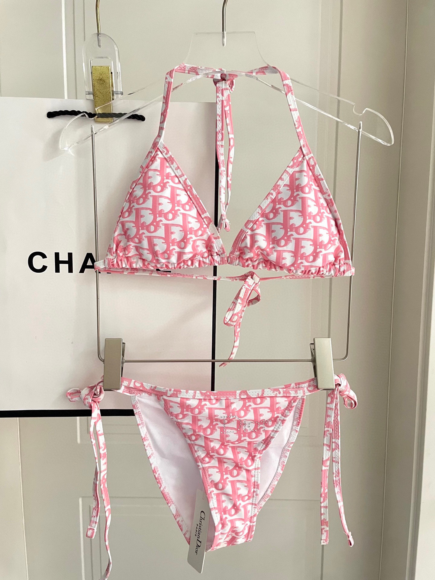 High quality classic bikini set pls add : 18030258501 if you need size guide