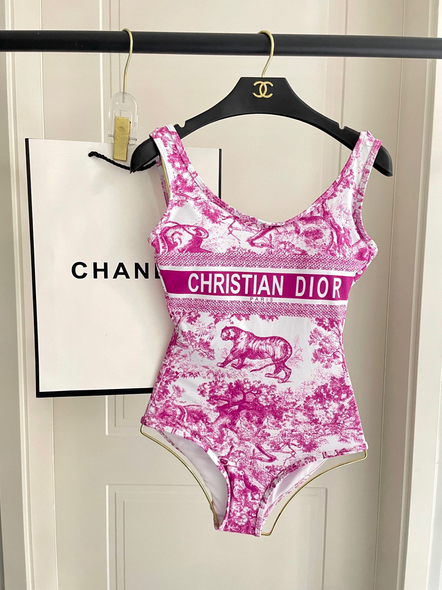 High quality classic bikini set pls add : 18030258501 if you need size guide