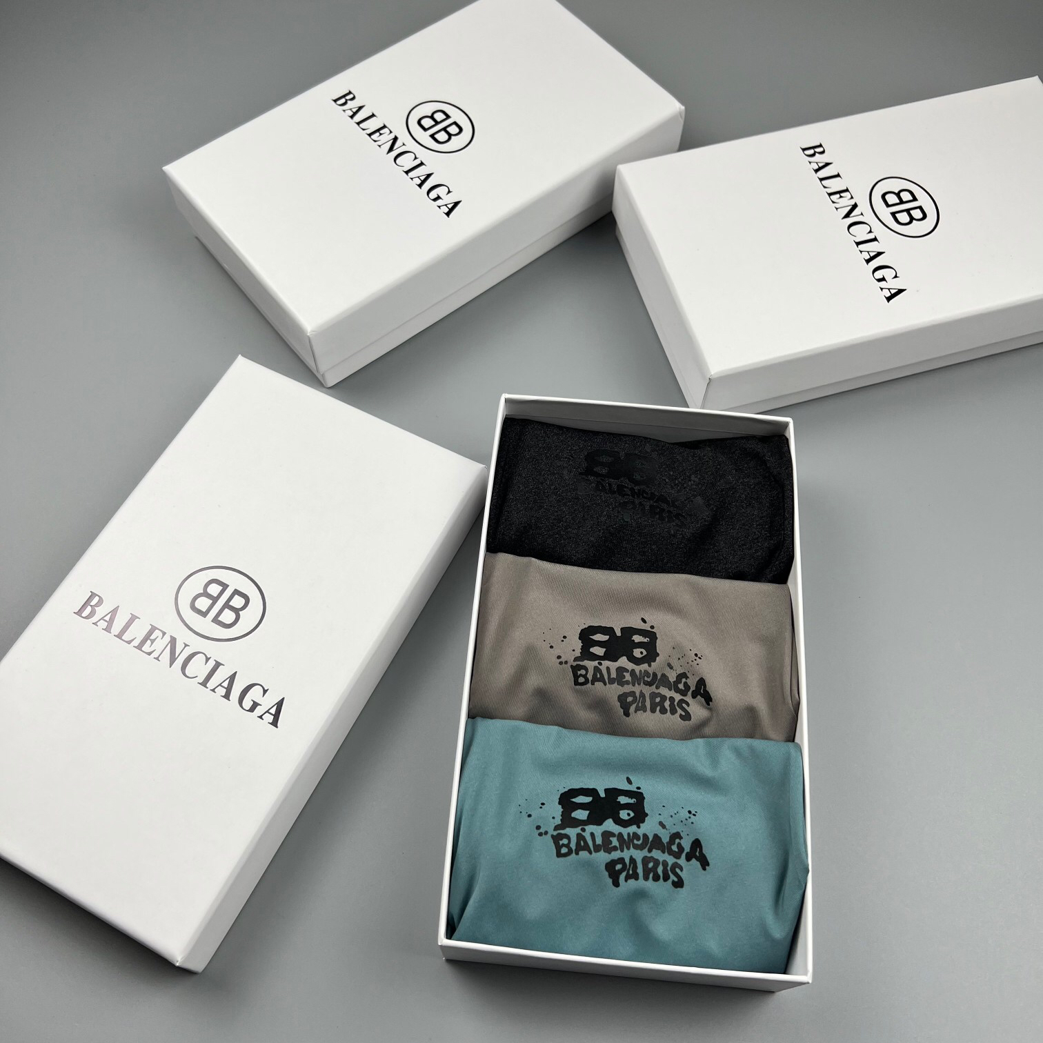 High quality men's underwear in a box of three, with a color selection of 14