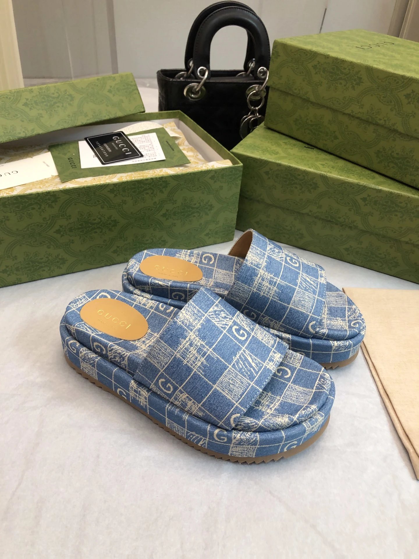 Freps - High quality slippers 001