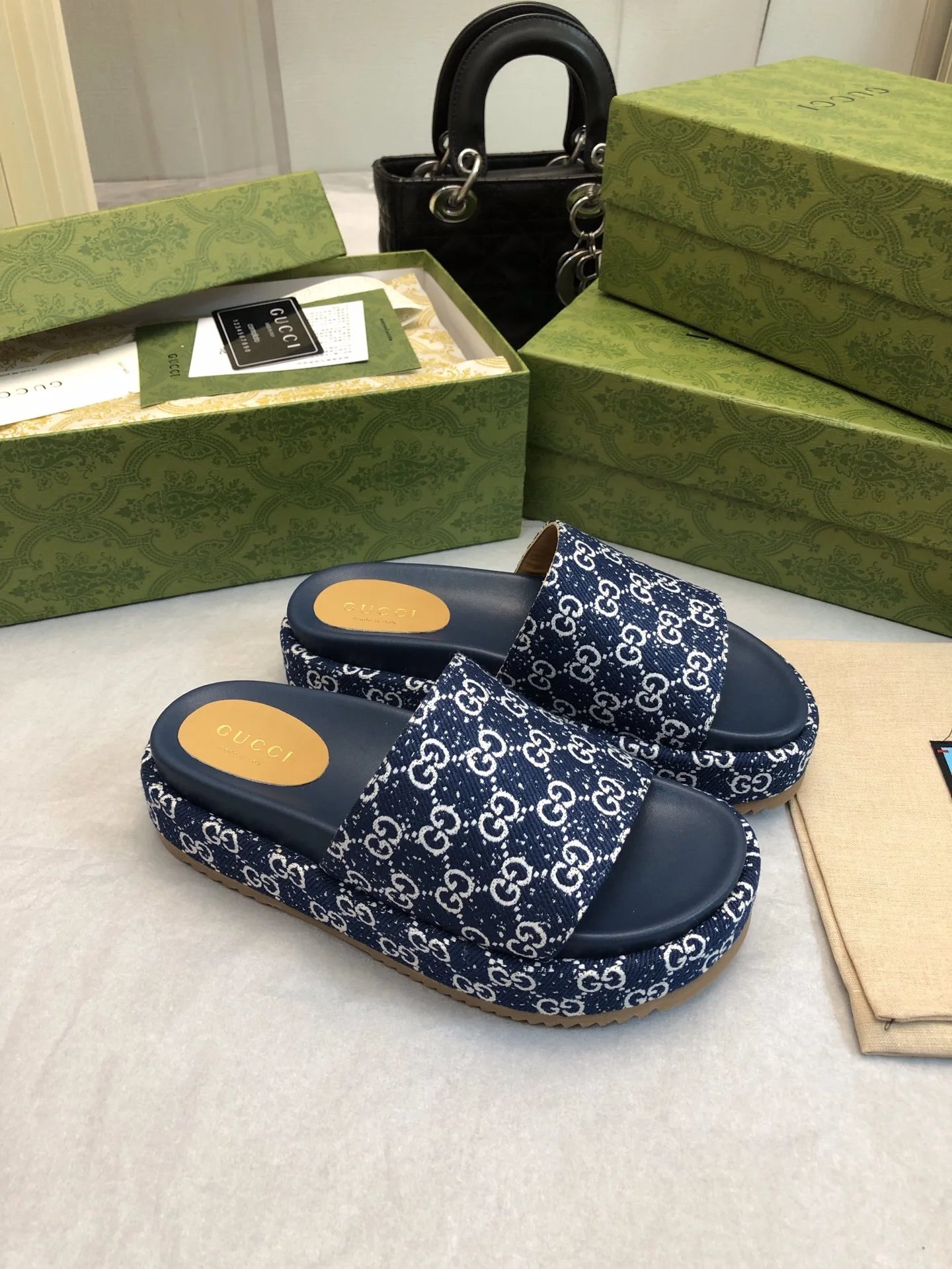 Freps - High quality slippers 001