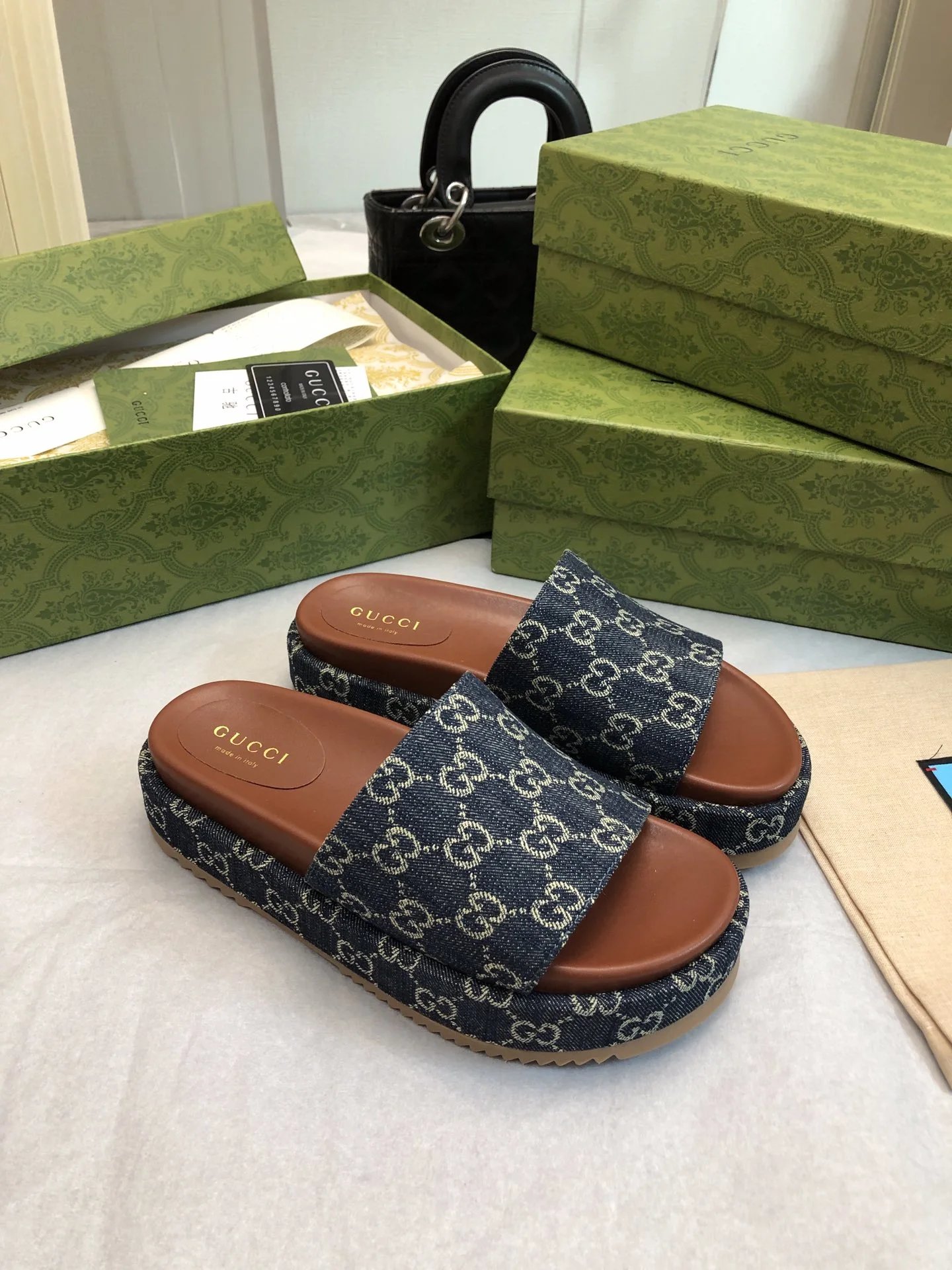 Freps - High quality slippers 001