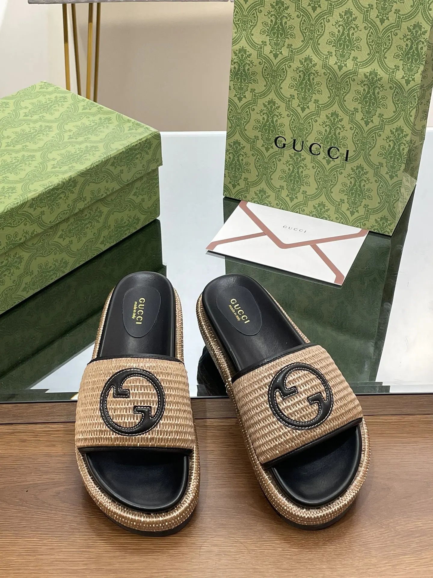 Freps - High quality slippers 001