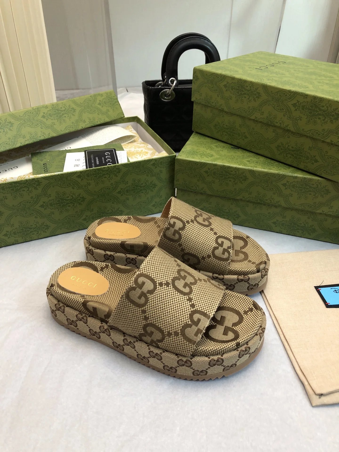 Freps - High quality slippers 001
