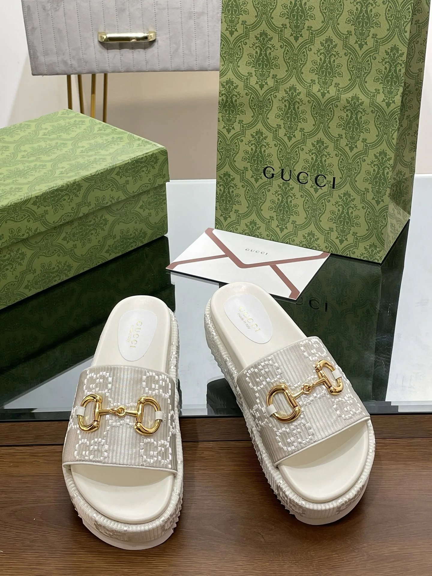 Freps - High quality slippers 001