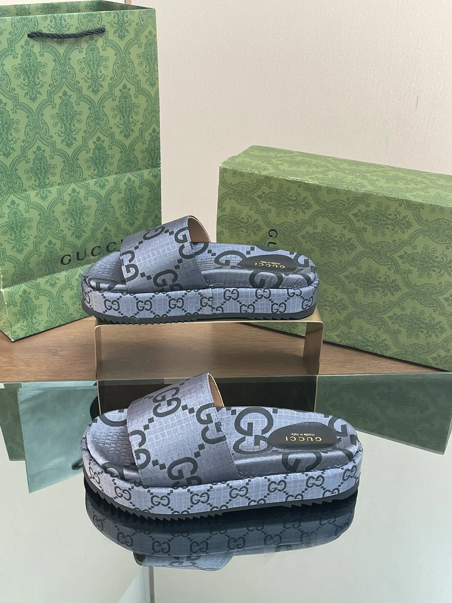 Freps - High quality slippers 002