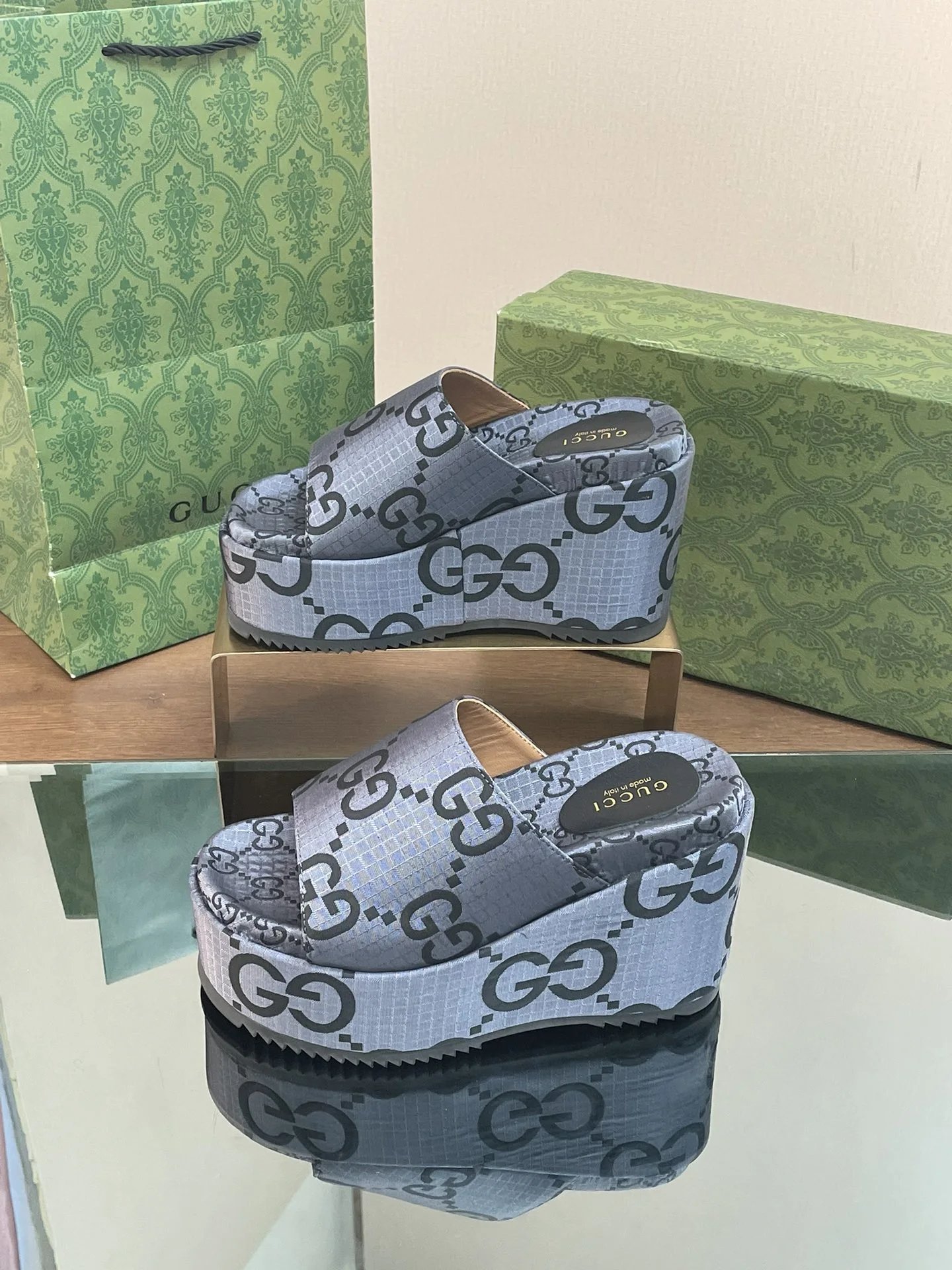 Freps - High quality slippers 002