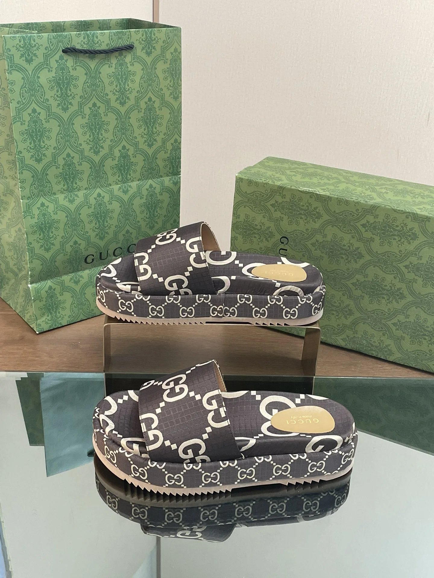 Freps - High quality slippers 002