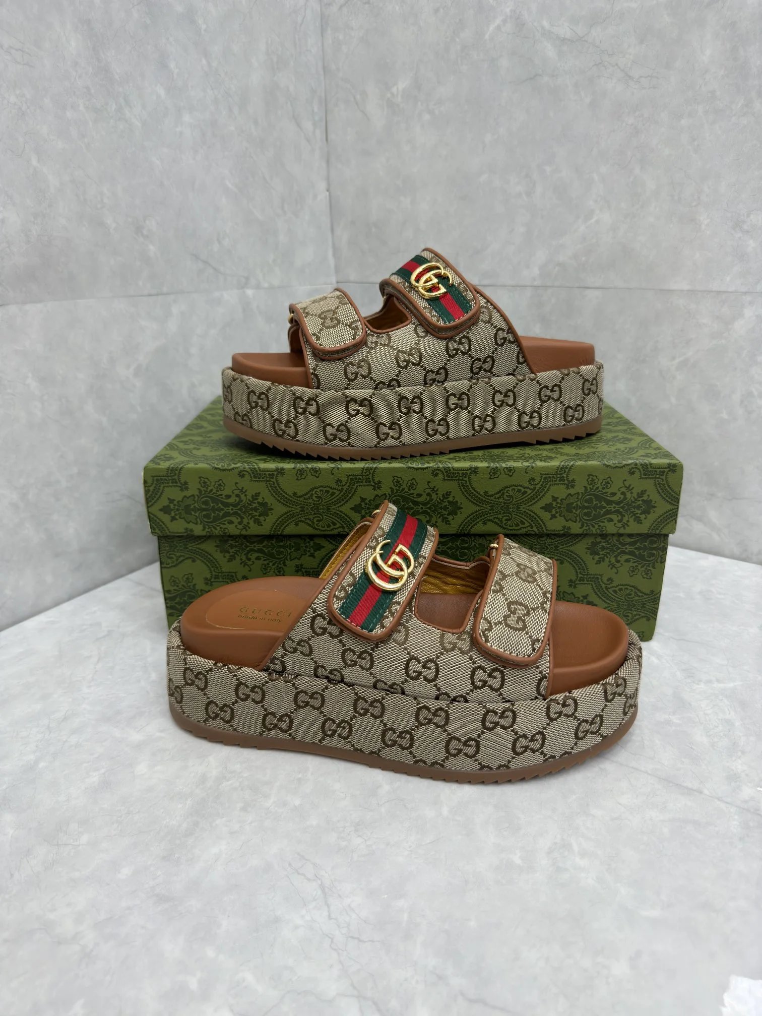 Freps - High quality slippers 005