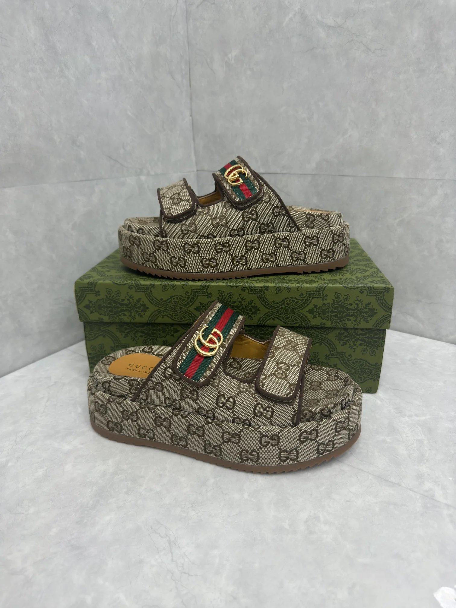 Freps - High quality slippers 005