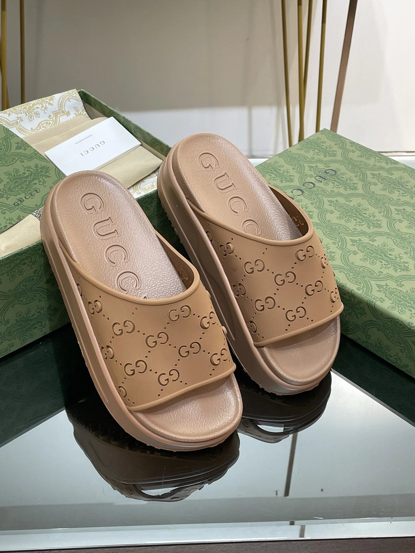 Freps - High quality slippers 003