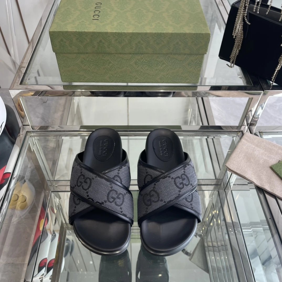 High quality slippers 024
