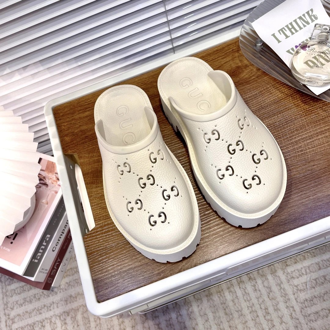 High quality slippers 024