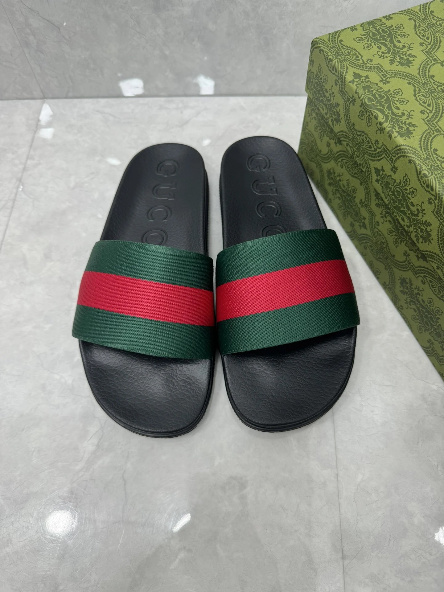 High quality slippers 024