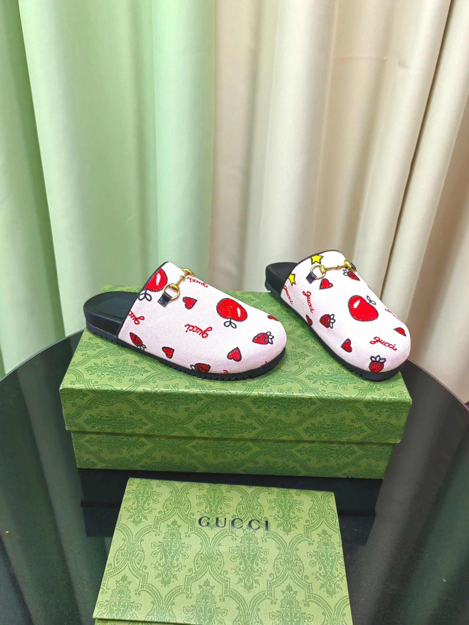 High quality slippers 024