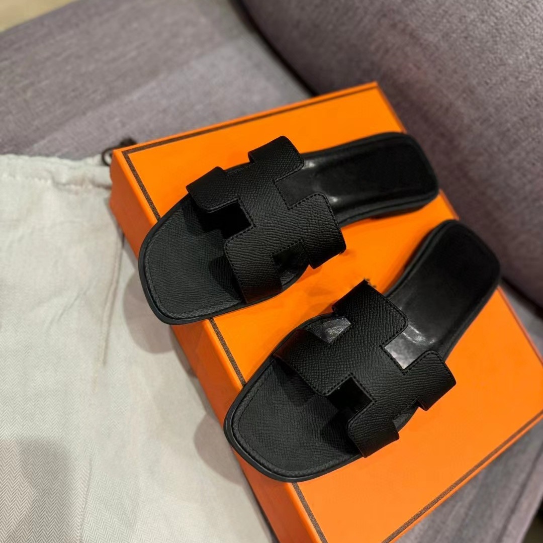 High quality women's slippers, please add : 18030258501 if you need size guide