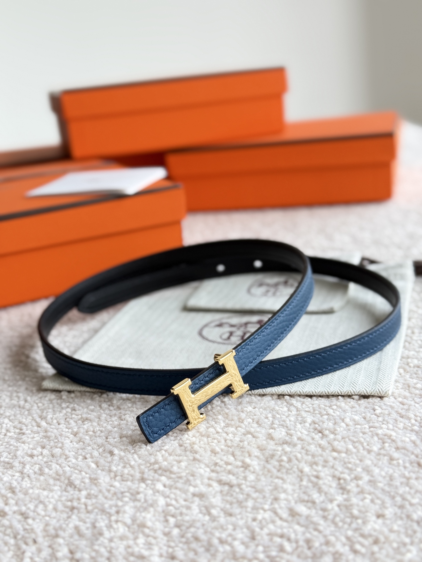 High quality, simple and refined women's waist belt 3 pcs add : 18859952090 if you need size guide
