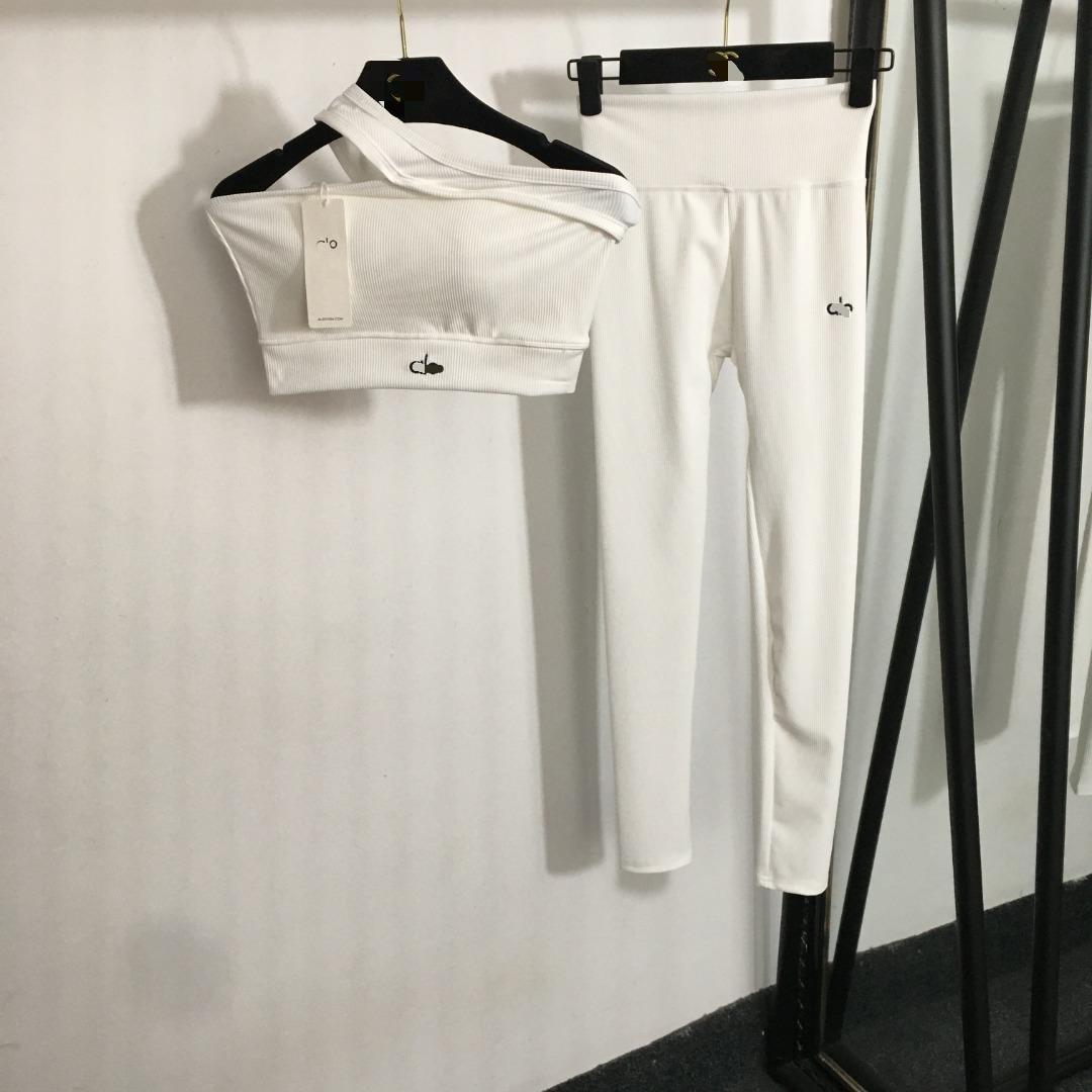 High quality sports high waist and hip lifting yoga pants set, please add : 18859952090 if you need size guide