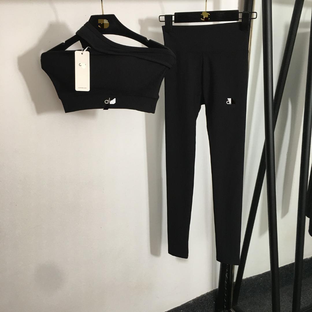 High quality sports high waist and hip lifting yoga pants set, please add : 18859952090 if you need size guide