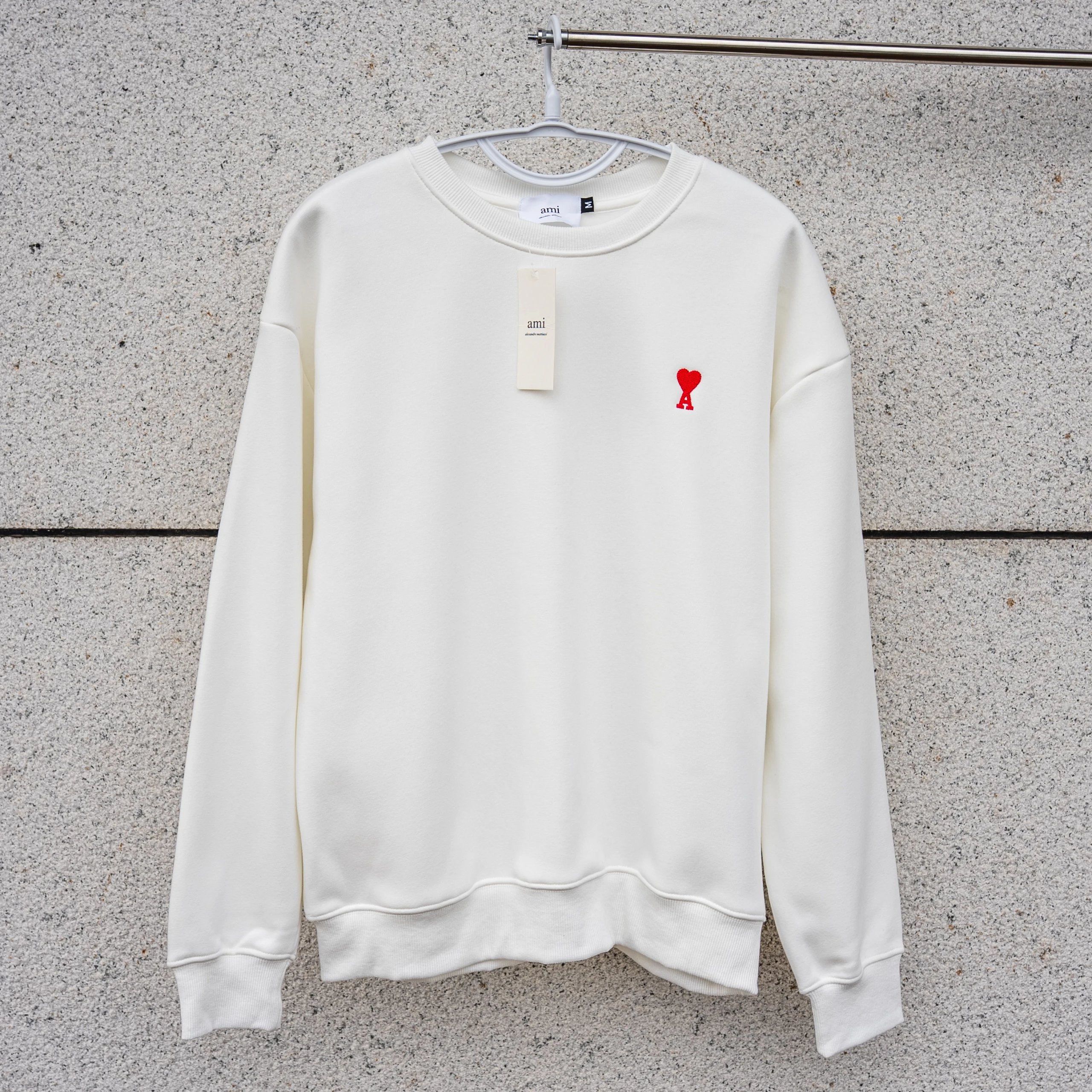High quality small heart embroidered loose casual round neck hoodie