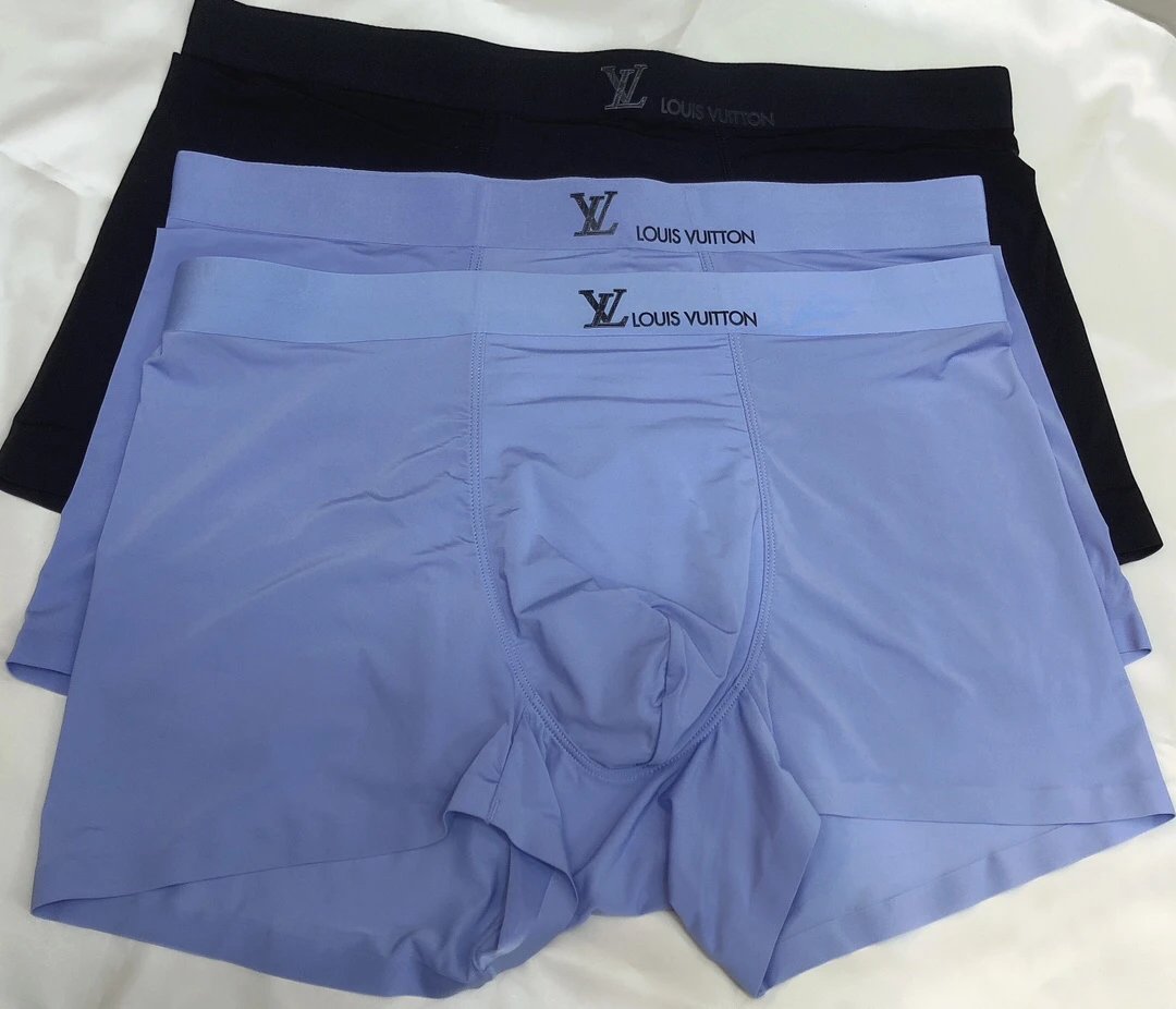 High quality men's underwear in a box of three, color options available 01