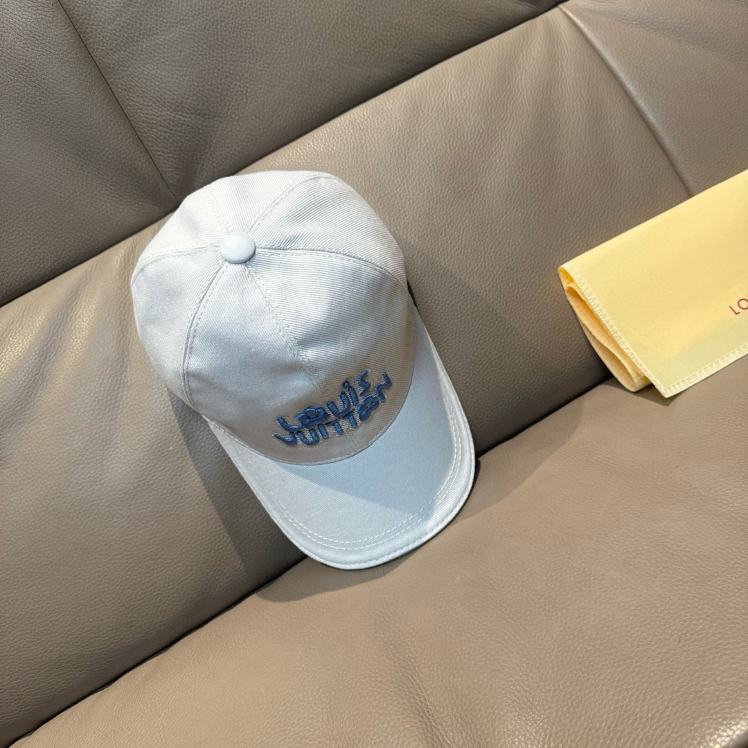 High quality and fashionable baseball cap new 5 pcs add : 18859952090 if you need size guide