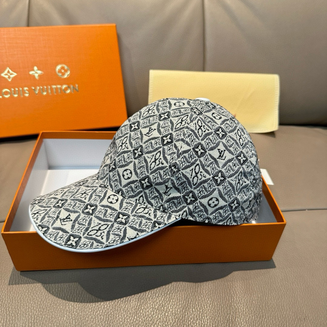 High quality and fashionable baseball cap new 5 pcs add : 18859952090 if you need size guide
