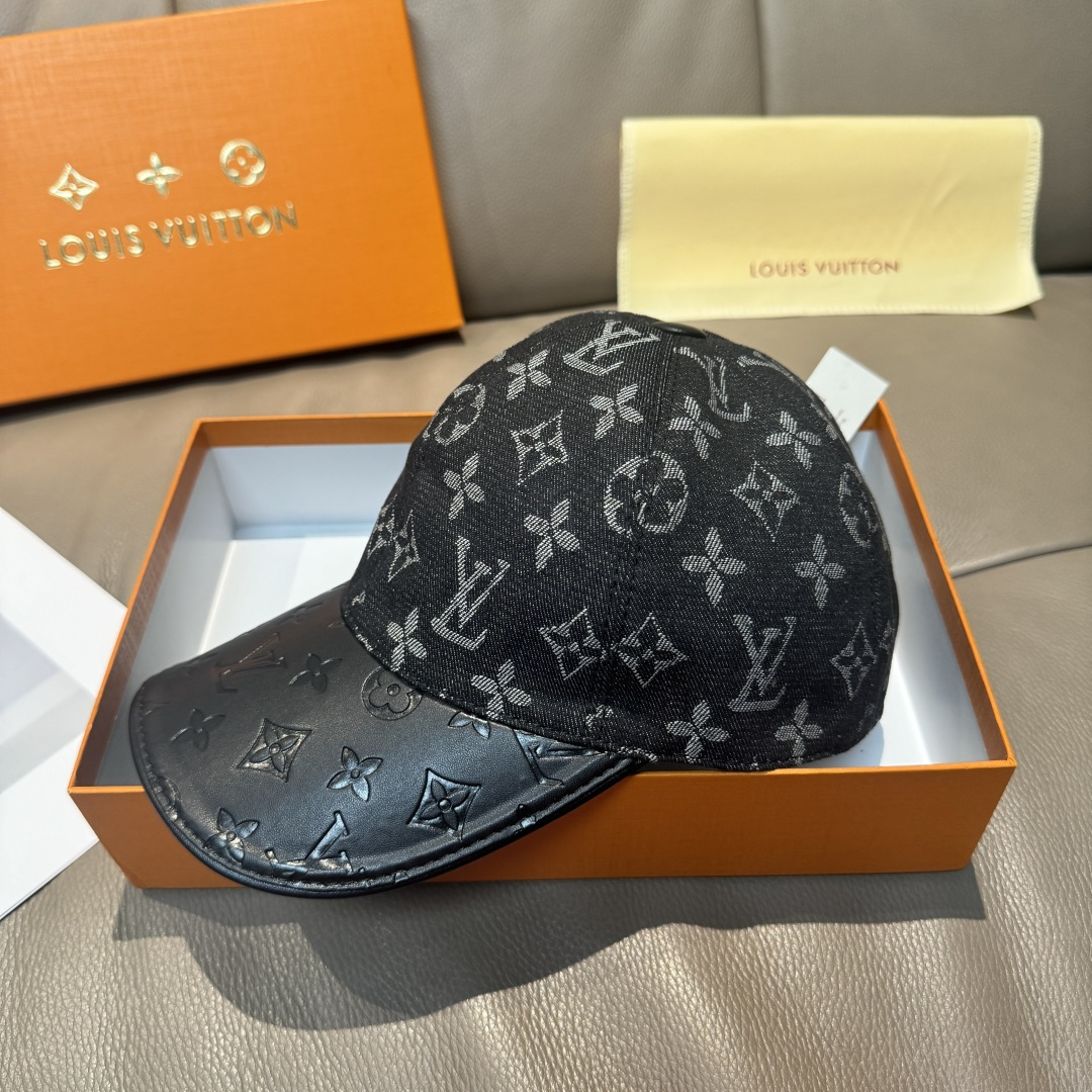High quality and fashionable baseball cap new 5 pcs add : 18859952090 if you need size guide