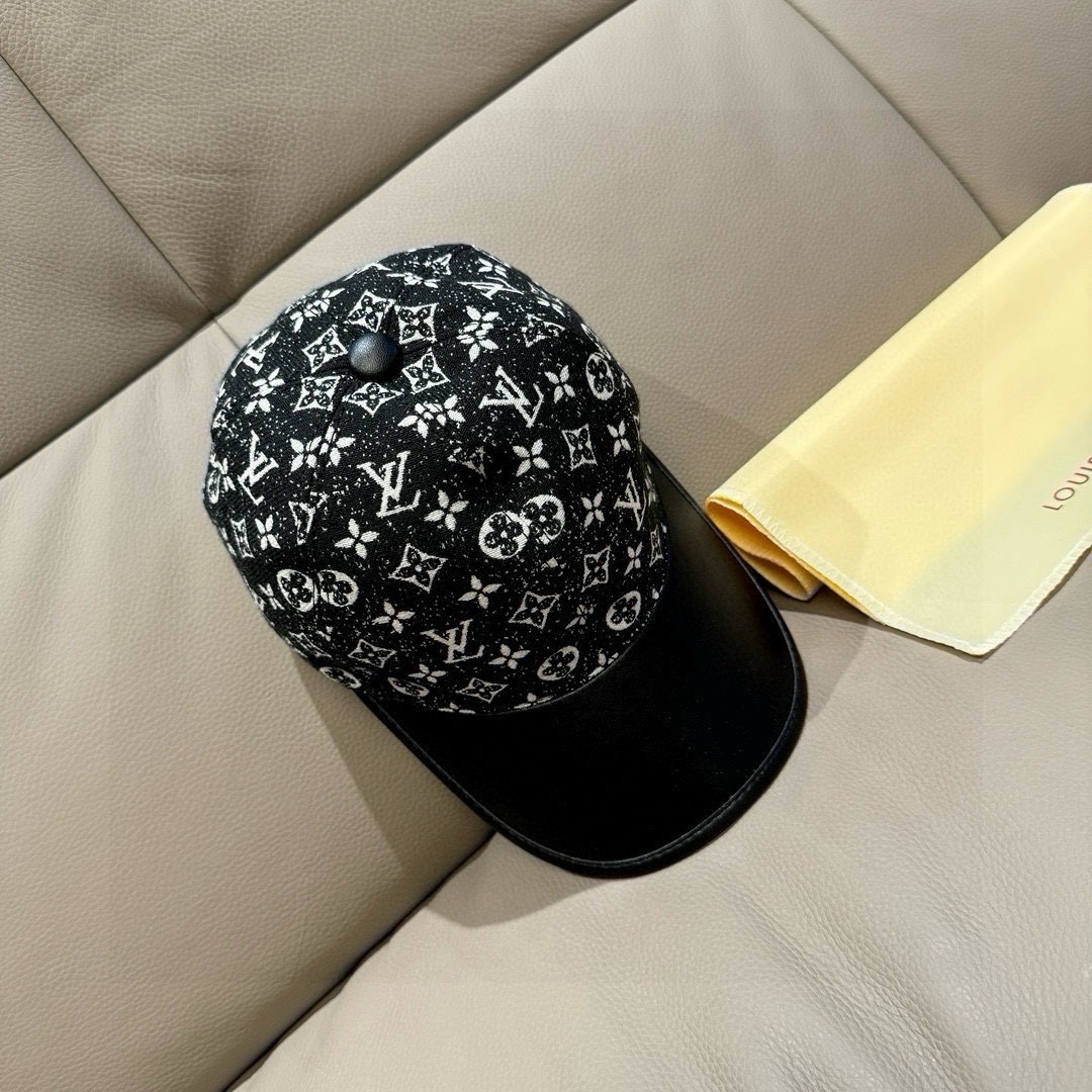 High quality and fashionable baseball cap new 5 pcs add : 18859952090 if you need size guide