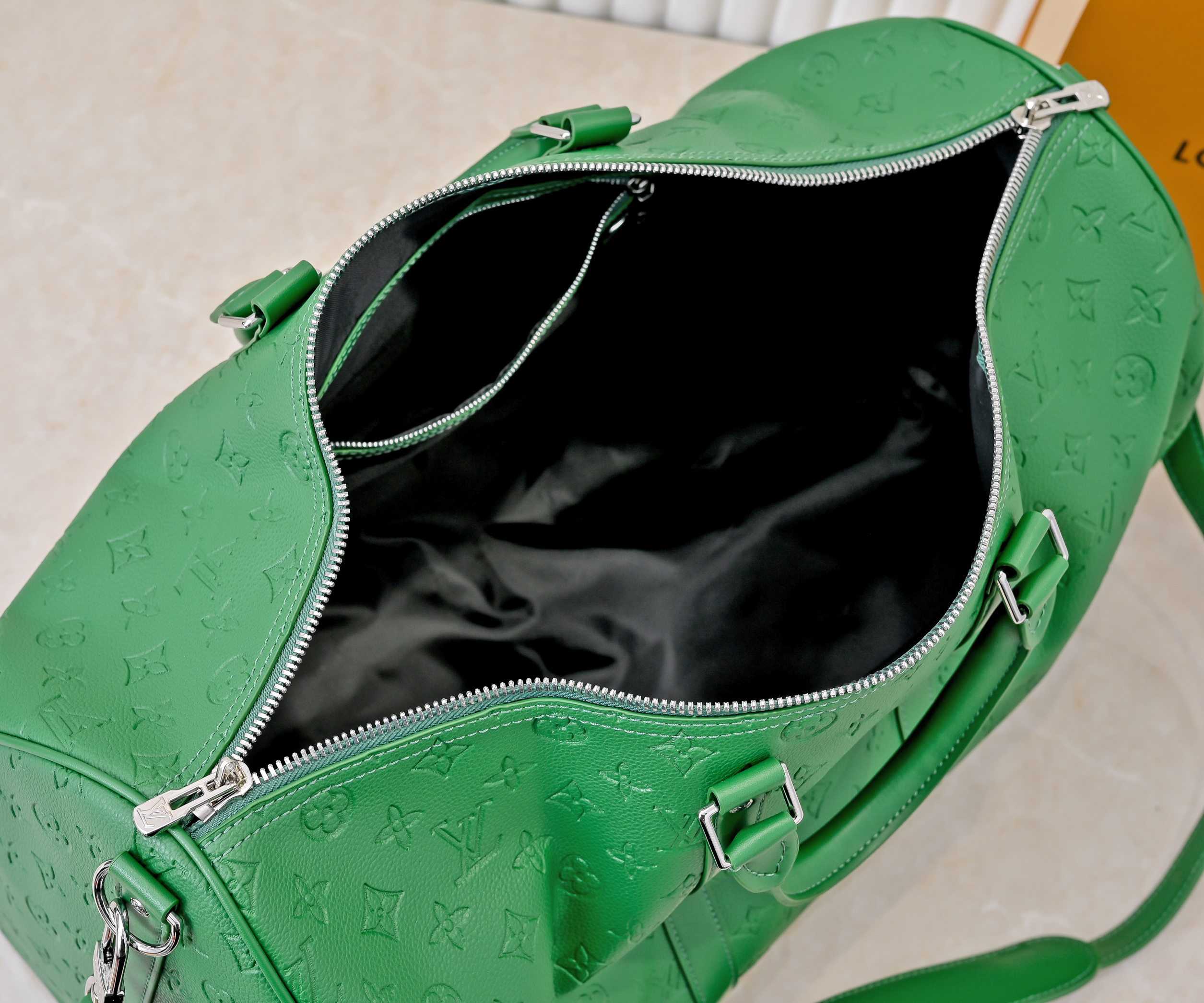 High quality printed large capacity travel bag PLS add : if you need size guide