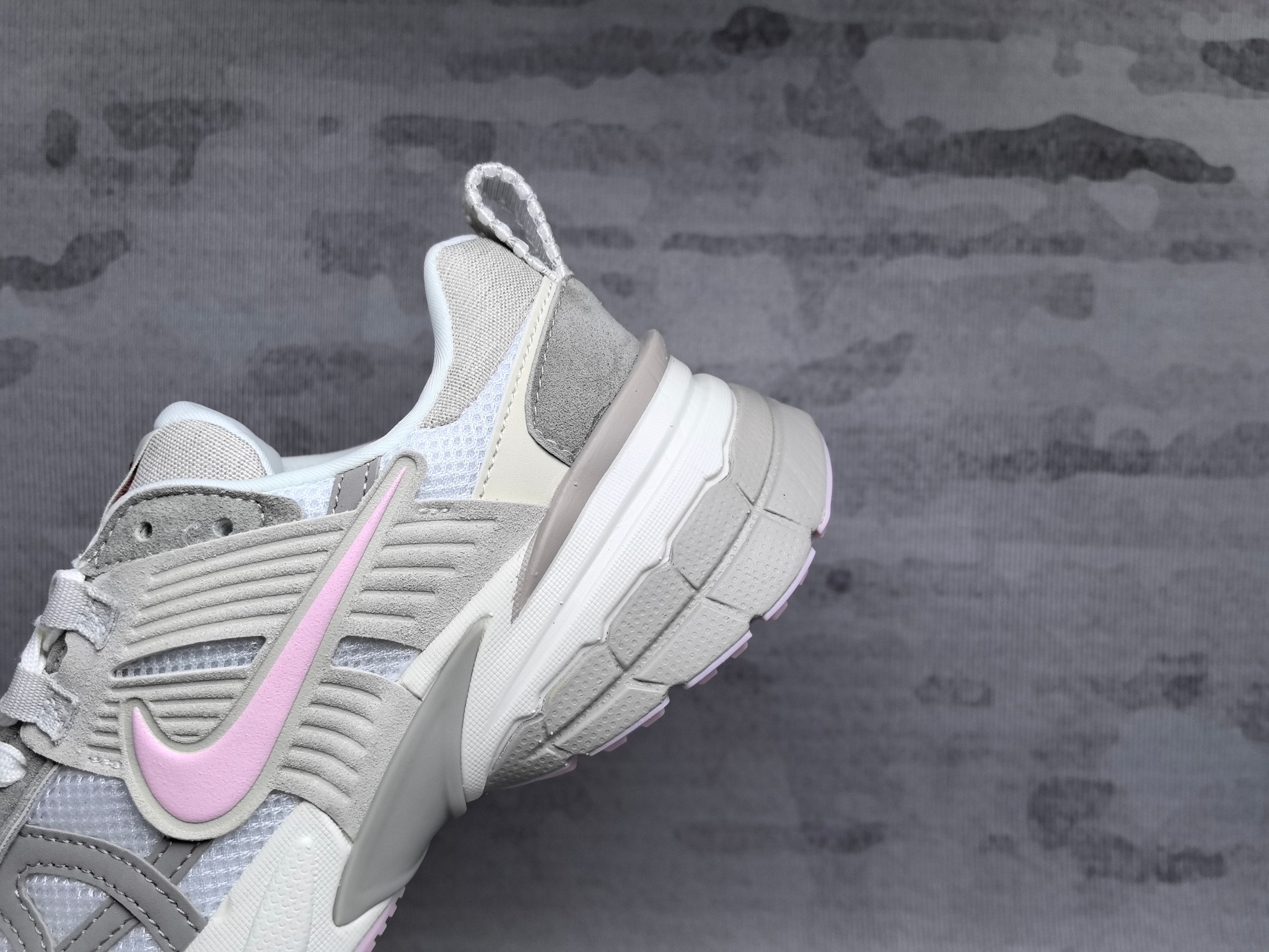 High quality retro mesh breathable sports shoes