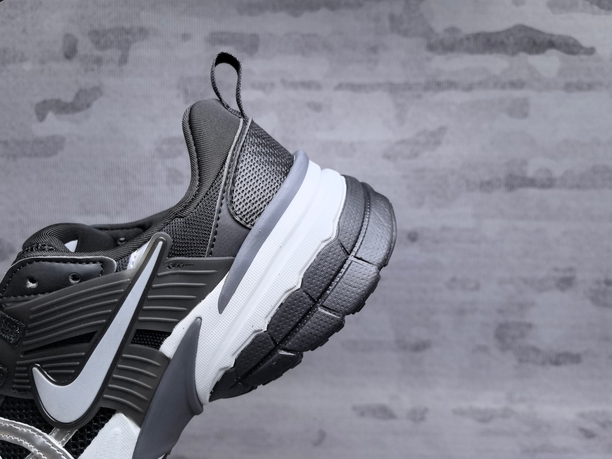 High quality retro mesh breathable sports shoes