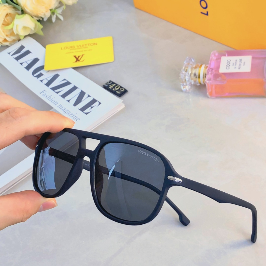 High quality temperament sunscreen sunglasses 4pcs add : 18030258501 if you need size guide