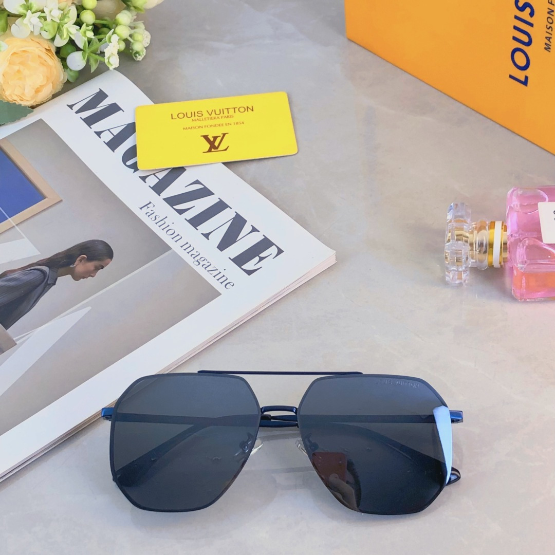 High quality temperament sunscreen sunglasses 4pcs add : 18030258501 if you need size guide