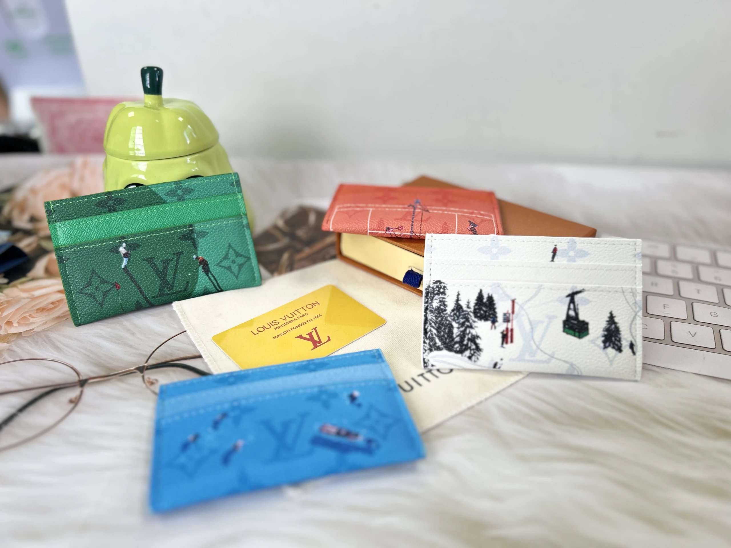 High quality new printed card bag pls add : 18859952090 if you need size guide