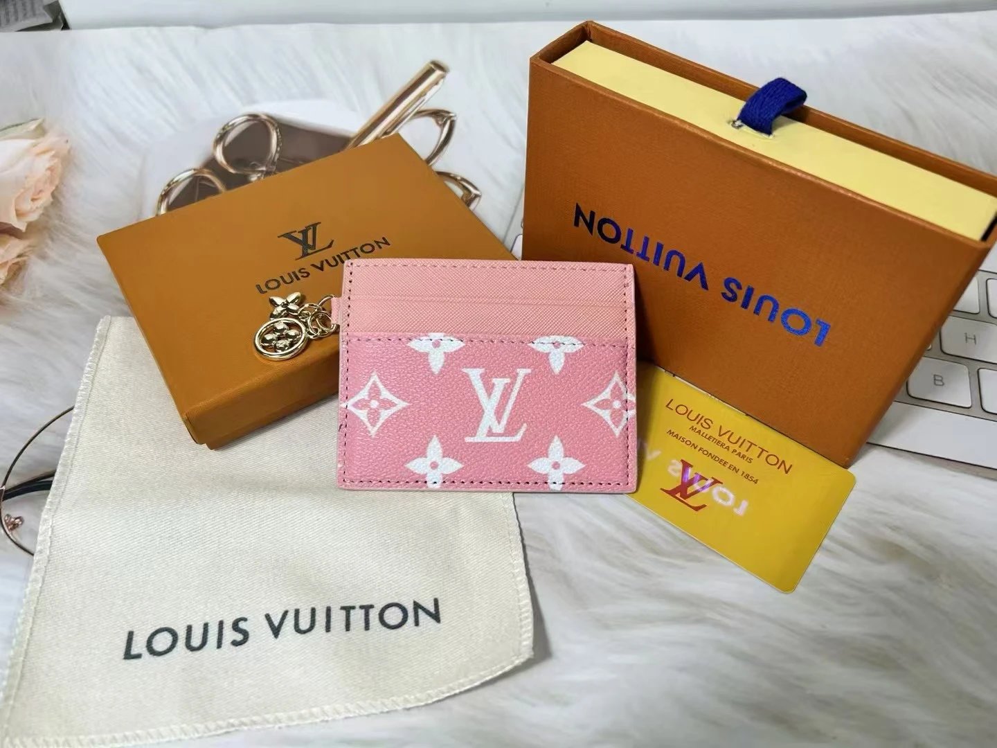 High quality new printed card bag pls add : 18859952090 if you need size guide