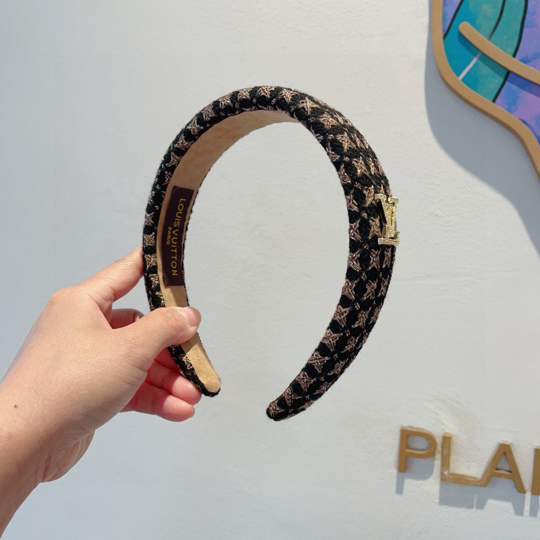 High quality fashionable and versatile headband, please add : 18859952090 if you need size guide