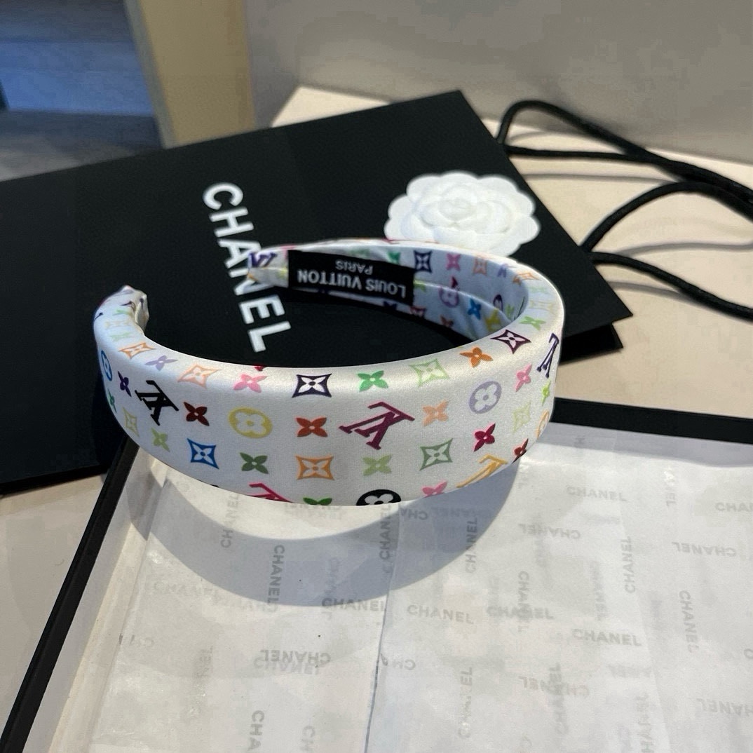 High quality fashionable and versatile headband, please add : 18859952090 if you need size guide