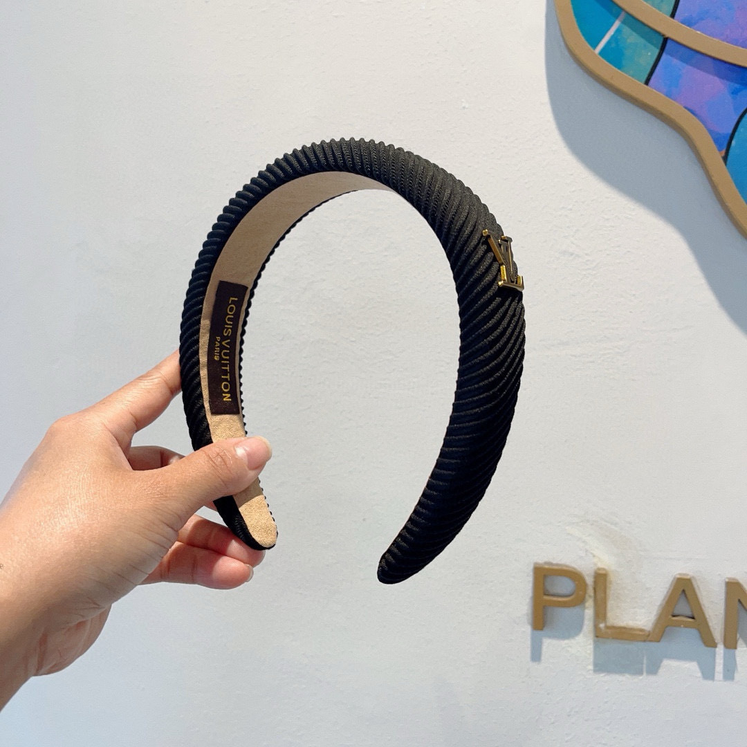High quality fashionable and versatile headband, please add : 18859952090 if you need size guide