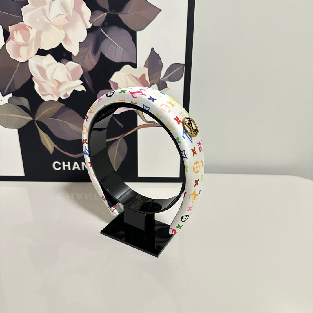 High quality fashionable and versatile headband, please add : 18859952090 if you need size guide